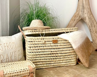 Trunk, basket & straw storage chest to personalize, customizable woven laundry basket, wicker toy box to embroider