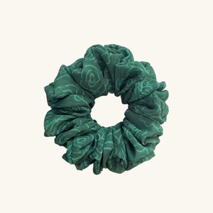 One Scrunchie, Elastic Hair Band 1 Piece Scrunchie for Women or Girls Hair Accessory, Hair Tie, Green Chiffon.