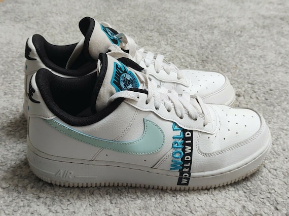 Genuine Nike Air Force 1 Worldwide UK 6 White and Blue in VGC 