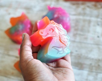 Unicorn Soap, Mini Unicorn, Mini soap, Party favors, Unicorn Party, Novelty Soaps, Glycerin soap, fun gifts, stoking stuffers, holiday gift