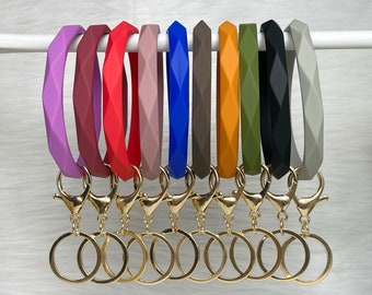 Silicone Bangle Keychain: Flexible Wristlet Keyring with Gold Clasp