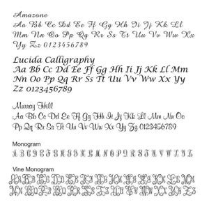 Peut inclure: Un tableau pr&eacute;sentant diff&eacute;rents styles de polices et de lettres, notamment Amazone, Lucida Calligraphy, Murray Hill, Monogram et Vine Monogram. Le tableau comprend l'alphabet en majuscules et en minuscules, ainsi que les chiffres de 0 &agrave; 9.