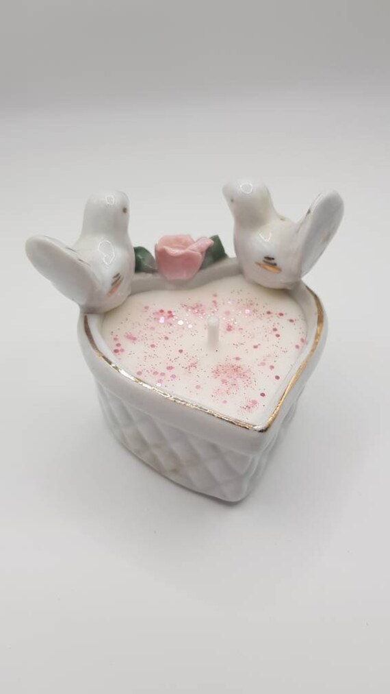 Bougie Dans Un Petite Boite en Porcelaine Parfum Bois de Rose