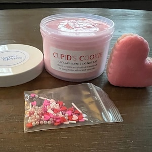 Amor&#39;s Cookie Slime - Zuckerkeks duftend - DIY Clay Slime - Valentinstag - Süße Torte - Liebe - Dicker und glänzender Slime - 7 oz