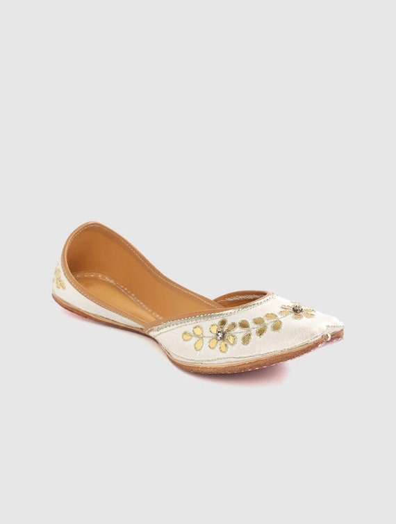 White Punjabi Jutti for Women's Punjabi Mojari