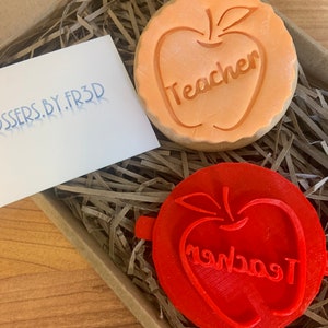 Best Teacher Apple End of School Term Embosser Stamp Fondant Icing Cupcake Cutter Thanks