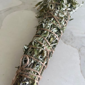 25 Sun Dried Organic Asiatic Wormwood Sprigs/艾草