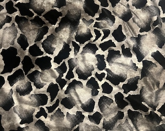 New giraffe pattern design print on stretch velvet 4-way stretch 58/60”sold by the YD. Ships Worldwide from Los Angeles California USA.