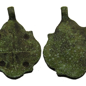 Bronze medieval cross pendant (12-13c)