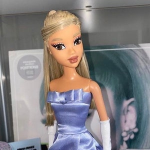 Muñeca de ariana grande sale