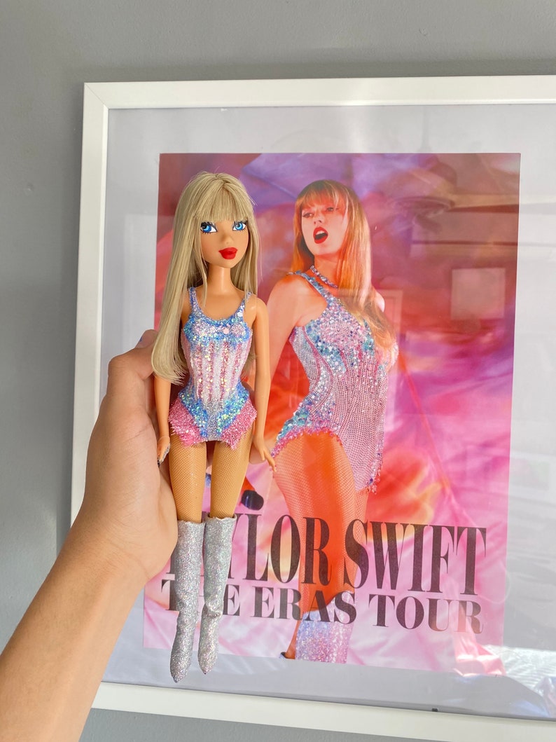 Taylor Swift doll imagen 2