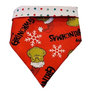 The Grinch Stole Christmas Snap on dog bandana/ The Grinch/ Christmas/ Holidays/ Pet gift/ Christmas Gift/ Dog mom/ Cotton bandana/Puppy