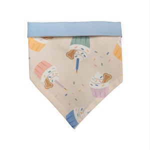 Bandana pour chien Birthday Cupcakes : collier en coton à pression pour animal de compagnie