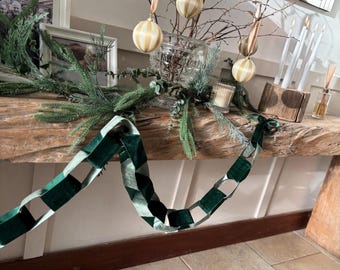 Luxury Velvet Paper Chain – Handmade Garland for Home, Mantel, or Event Decor