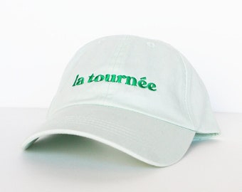 Casquette brodée personnalisée, de couleur verte pastel, mixte, 100% coton et réglable à l'arrière par une boucle en métal