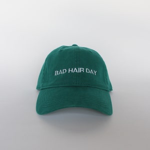 Casquette brodée et personnalisée, 100% coton, de couleur vert foncé modèle mixte et souple, taille unique image 8