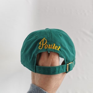 Casquette brodée et personnalisée, 100% coton, de couleur vert foncé modèle mixte et souple, taille unique image 2