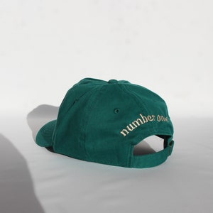 Casquette brodée et personnalisée, 100% coton, de couleur vert foncé modèle mixte et souple, taille unique image 9