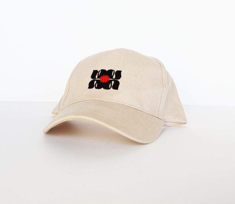 Personalized embroidered cap, beige color, unisex and adjustable at the back with a metal buckle image 8