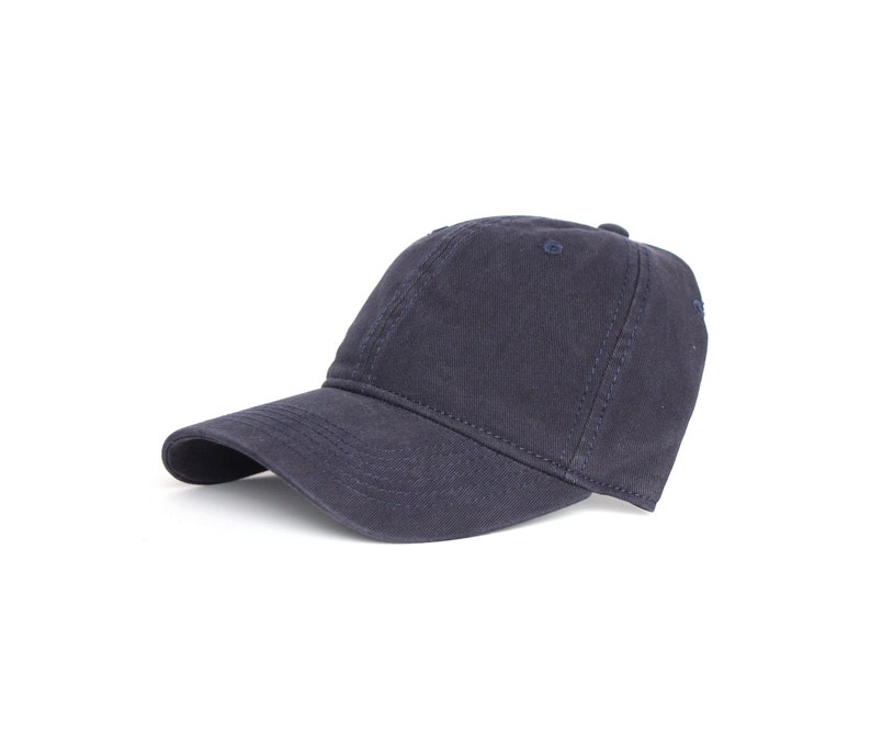 Casquette brodée et personnalisée, de couleur bleu-marine, 100% coton, mixte et réglable à l'arrière image 2