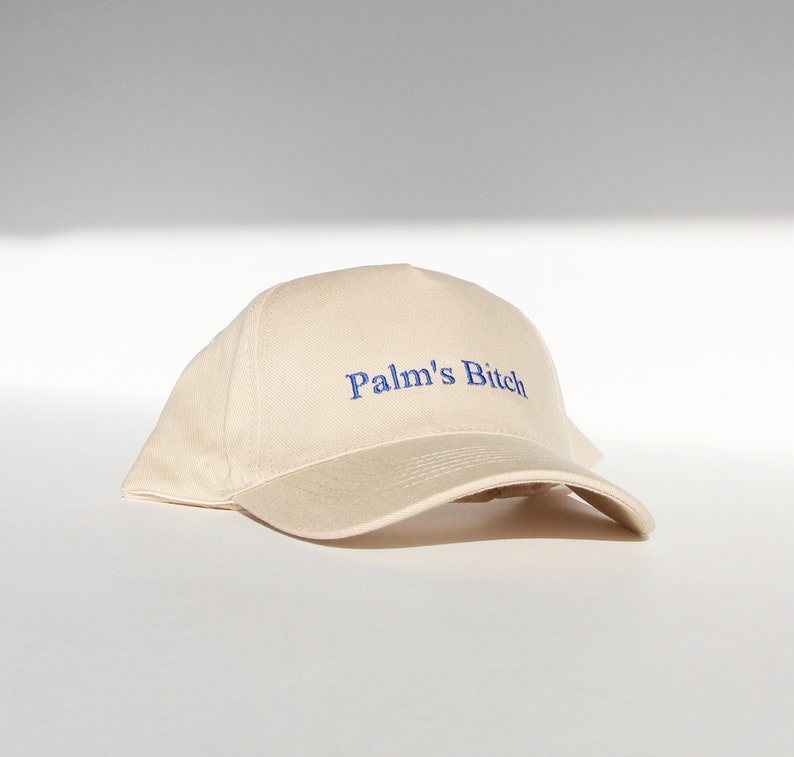 Personalized embroidered cap, beige color, unisex and adjustable at the back with a metal buckle image 7