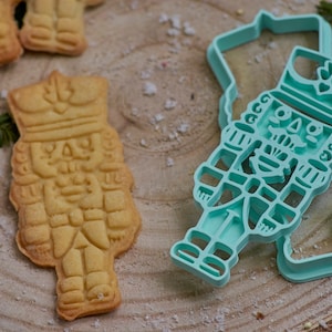 Nutcracker cookie cutter, for Christmas cookies or sugar paste to offer