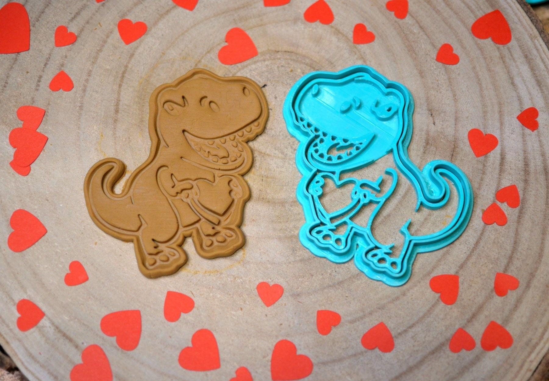 Emporte-Pièce Dinosaure T-Rex avec Coeur, Pour Biscuits de St Valentin à Offrir