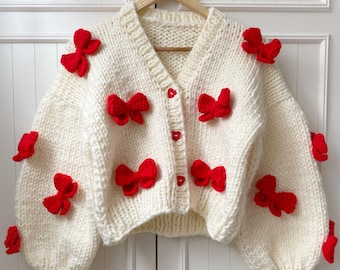 Cárdigan Mysisloops con lazos rojos, cárdigan corto grueso para mujer, suéter blanco con lazos rojos, regalo único para mujer, cárdigan vintage con lazos.