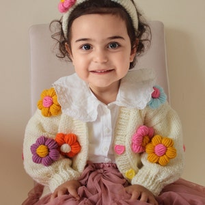 Romantic Flower Cardigan Set,Knitted Handmade Baby Flower Cardigan, Cream Color Cardigan, Daisy Cardigan, Socks, Buckle Set, 3-piece set