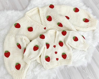 Conjunto de cárdigan de punto con fresas para madre e hija: mezcla de lana