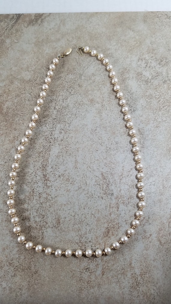 20" Faux Pearl with 14k gold ball necklace VBM0558