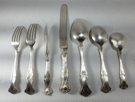 1847 Rogers Bros. XS Triple Silver Plate VBM0230 No Mono Flatware Art Nouveau GRAPE Pattern - Etsy
