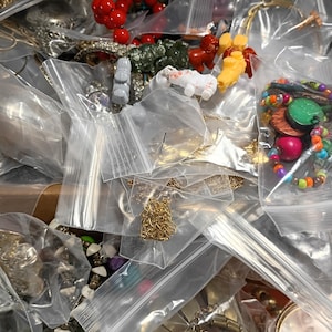 Costume Jewelry Lot 9 Pounds, all wearable,  Bulk Jewelry, lot(VBM0354 c)