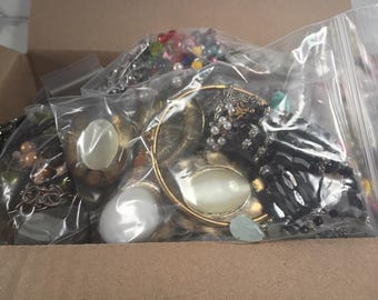 Wearable  Jewelry Lot 5 Pounds, all wearable,  Bulk Jewelry, lot (VBM0851 A11)