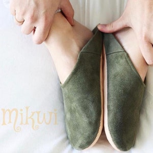 Slippers, Women's Moroccan Leather Slippers,Handmade Slippers, Leather Unisex Slippers, Moroccan Babouche Dyed With Natural Colour,By Mikwi