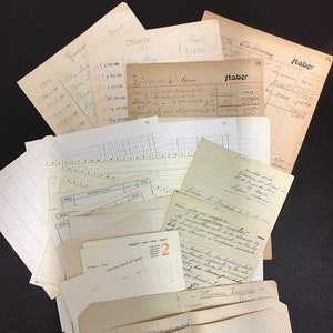 30 pages of old documents, ideal for Junk Journal, Scrapbooking, Paper Craft. Customizable on request.