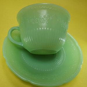 Vintage Anchor Hocking Fire King Jadeite Tea Cup & Saucer Green Glass ALICE Pattern Florals n Ridges 8 ounces