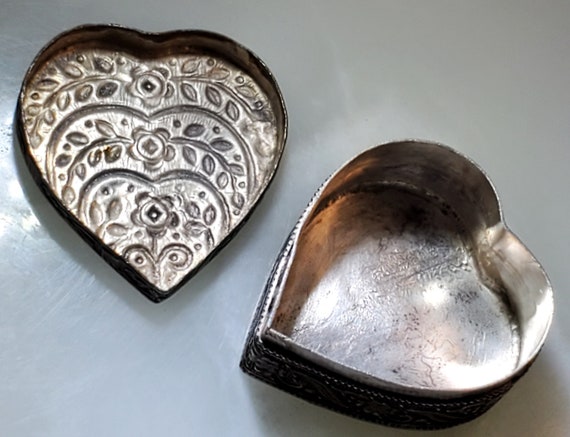 Antique Small Turkish Heart Shaped Pill/Trinket/R… - image 3