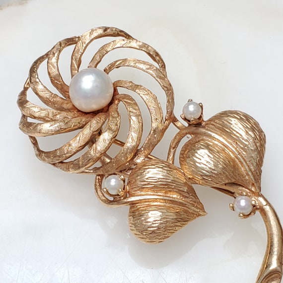 Stunning! Vintage 14K Yellow Gold Pearl Flower Br… - image 1