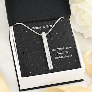 Aangepaste coördinaten ketting, paren coördinaten ketting, sierlijke verticale balk, gepersonaliseerde locatie sieraden, koppels, beste vriend cadeau