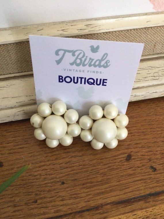 REDUCED! Mid Century Faux Pearl Clip On Earrings c