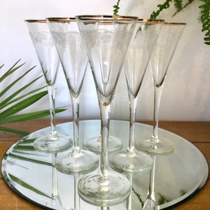 SPECIAL OFFER! Vintage Set Of Six Etched Champagne Cocktail Glasses c1950s. Retro Barware, Cocktail Cabinet. Stylish Mid Century Glasses!