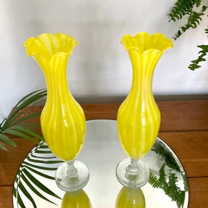 Gorgeous Vintage Pair Of Pedestal Yellow Glass Stem Vases With Frill Rims c1950s. Mid Century Coloured Glass. Fab Retro Mantle Piece Vases!