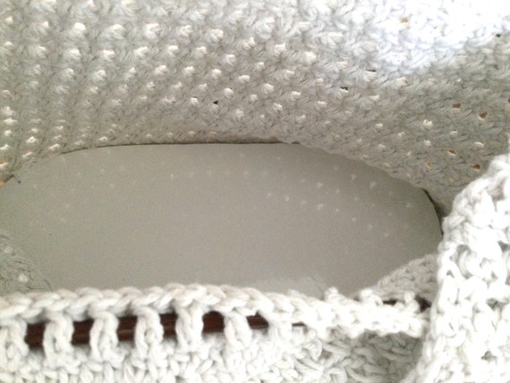 Lovely Vintage Handmade White Crochet Handbag Wit… - image 9