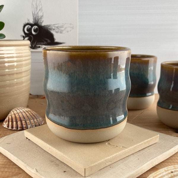 Kaffeebecher - Becher 250 ml - handgemachte Keramik - schönes Geschenk für Freunde - Keramikbecher - Kaffeebecher ohne Henkel