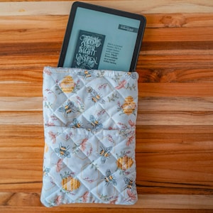 Quilted E-Reader Sleeve | Padded Kindle Case | Protective Tablet Pouch