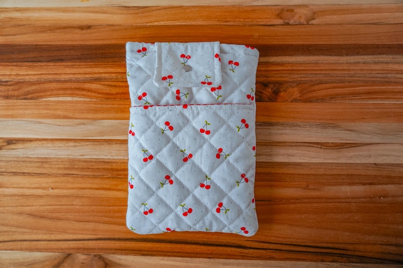 Quilted E-Reader Sleeve | Padded Kindle Case | Protective Tablet Pouch