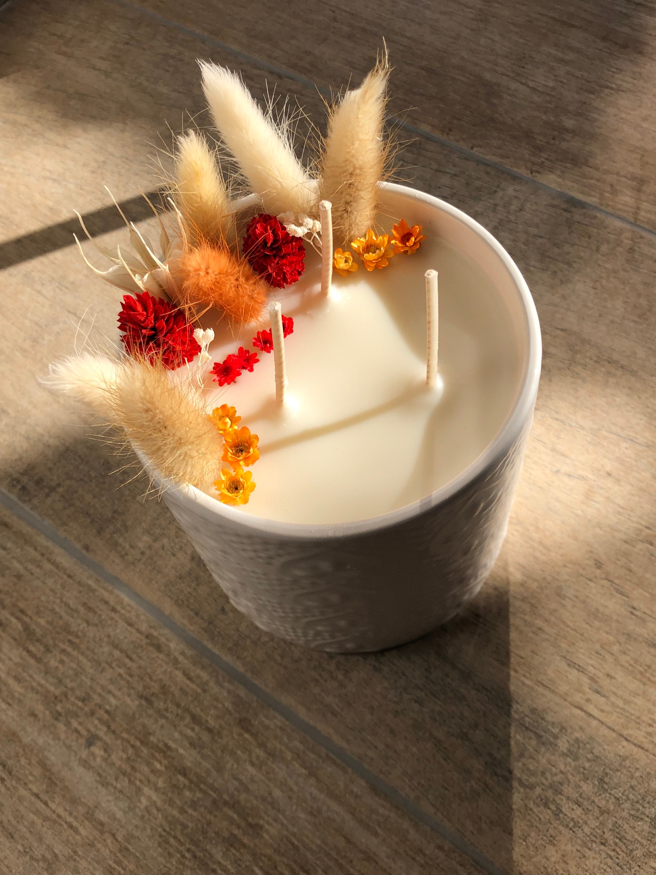 Bougie Aux Parfums Des Îles et Fleurs Séchées