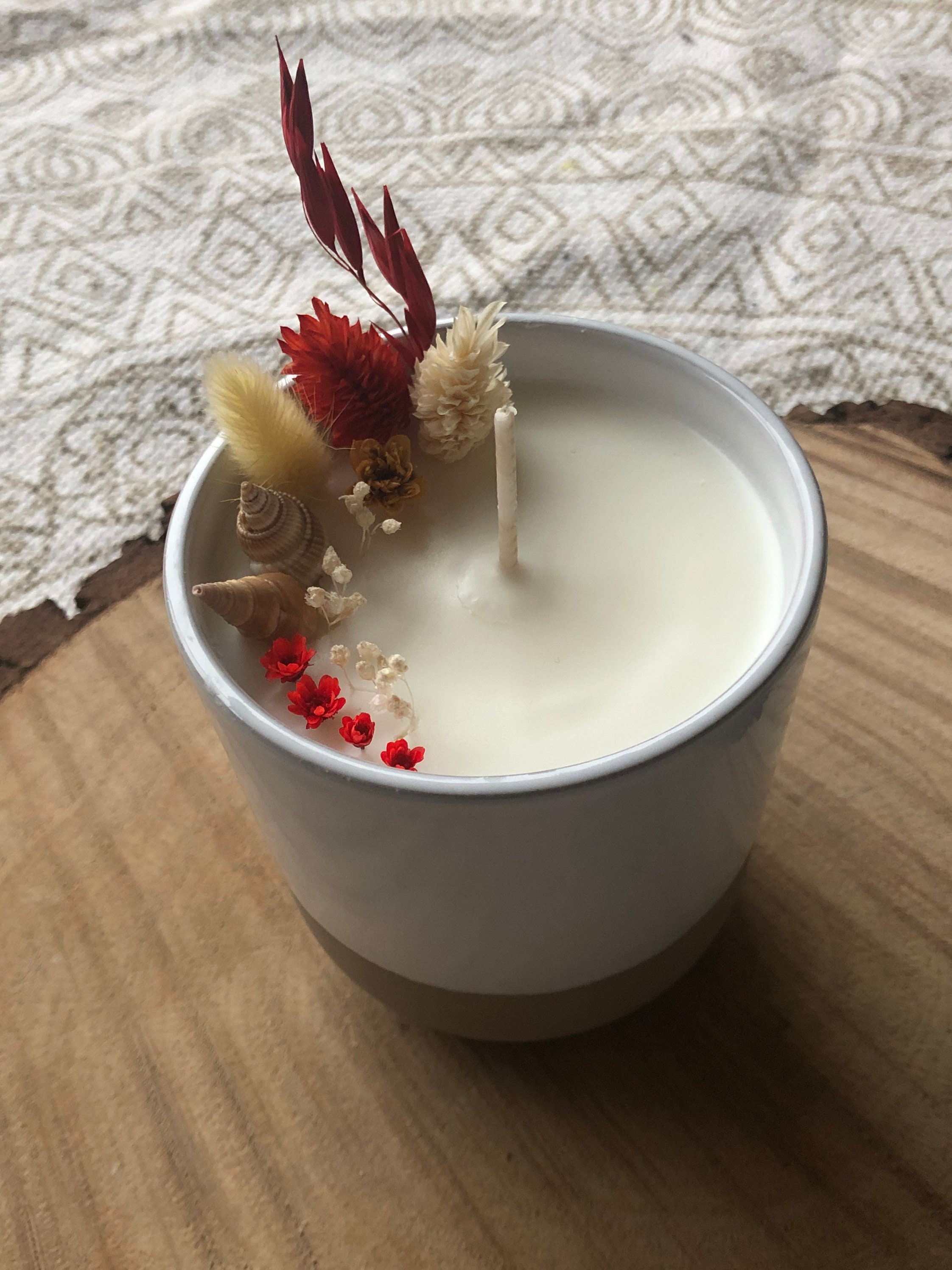 Bougie Parfumée Au Tiaré et Fleurs Séchées