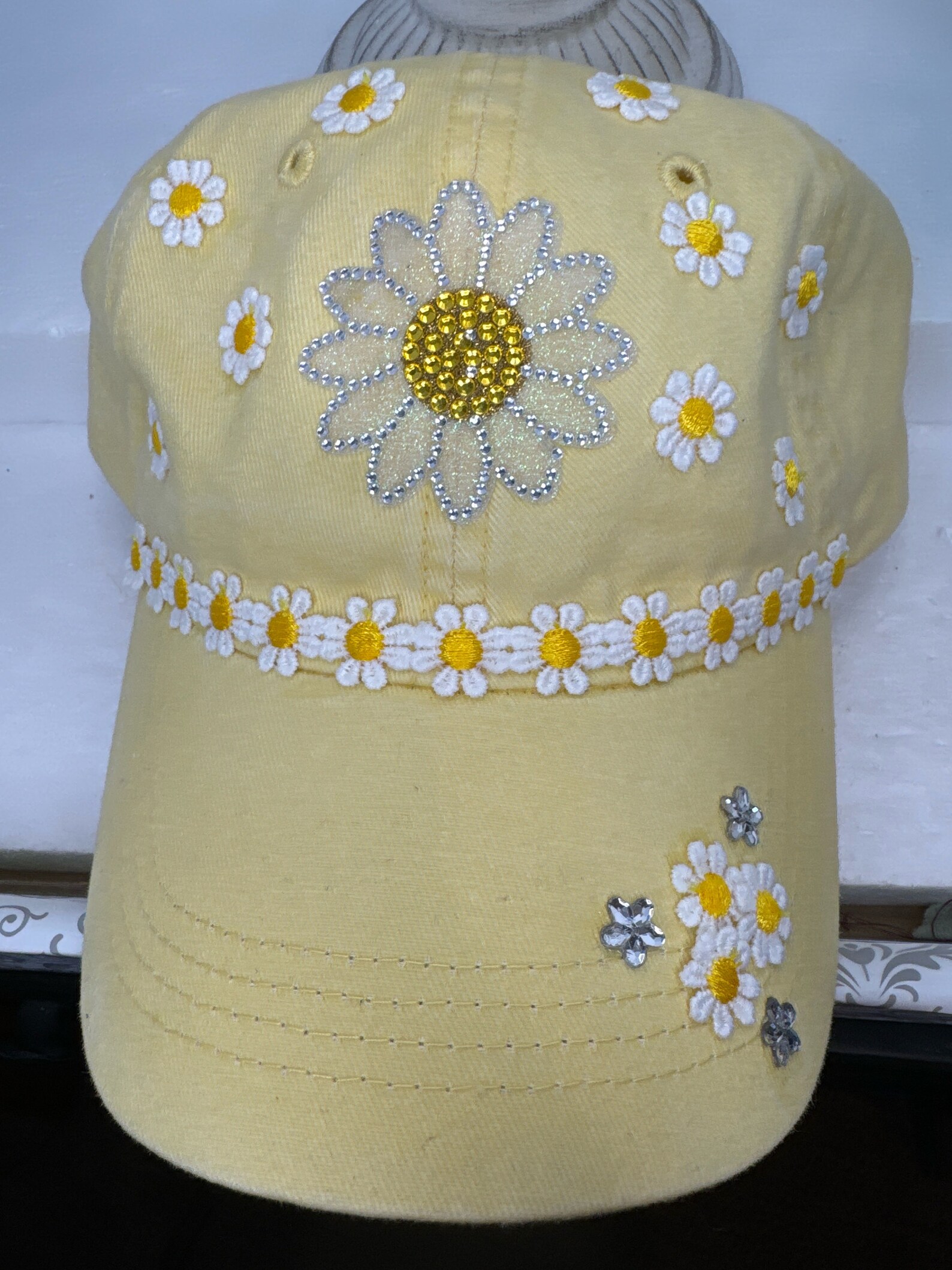 LACE FLORAL BASEBALL HAT 672631